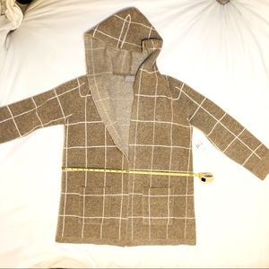 NWT Cyrus extra cozy and versatile hooded sweater